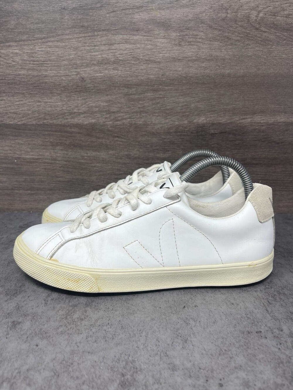 Veja Campo Womens Size 7 White Leather Low Top Casual Walking Sneakers Shoes